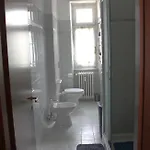 Experience Metro A Stone's Apartman *